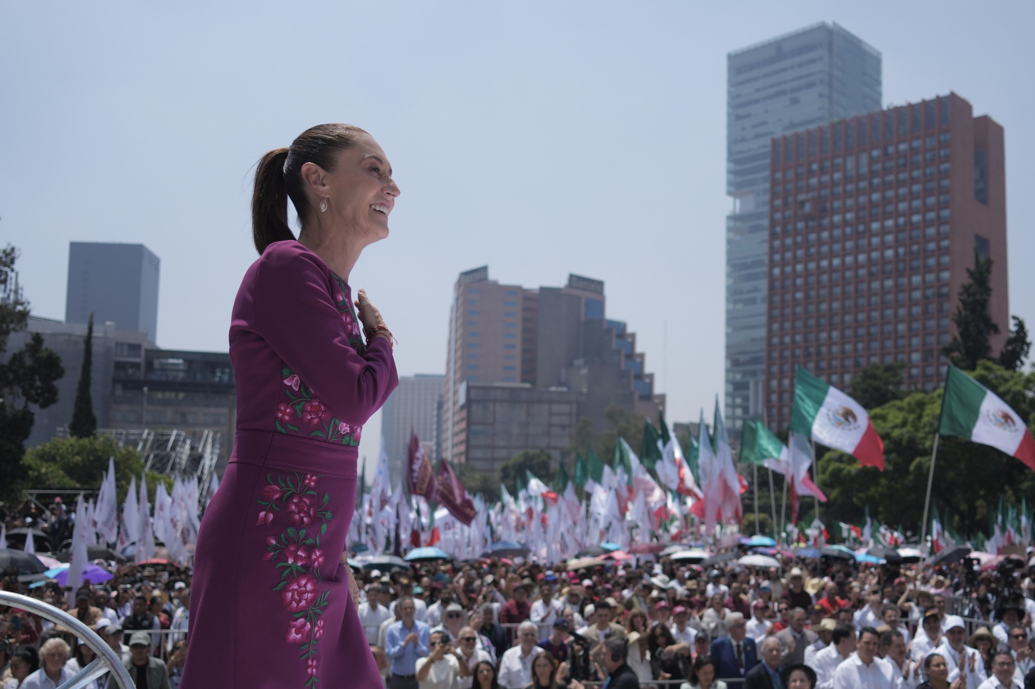 El péndulo del poder en el Monumento a la Revolución: Claudia Sheinbaum y la cartografía del músculo oficialista